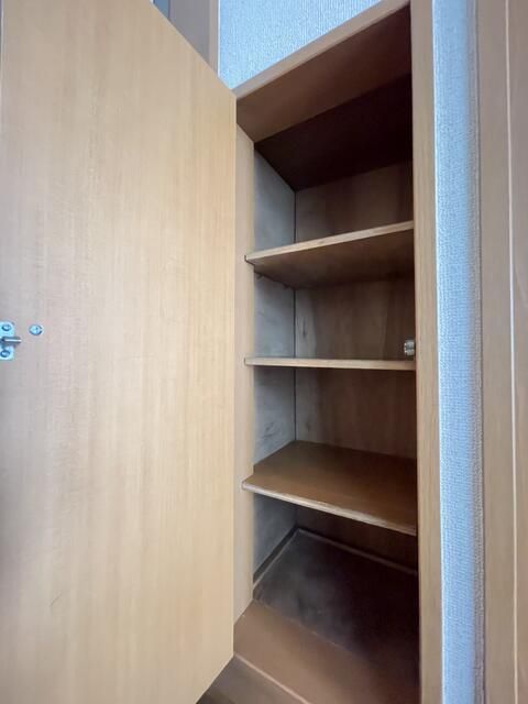 玄関　シューズボックス