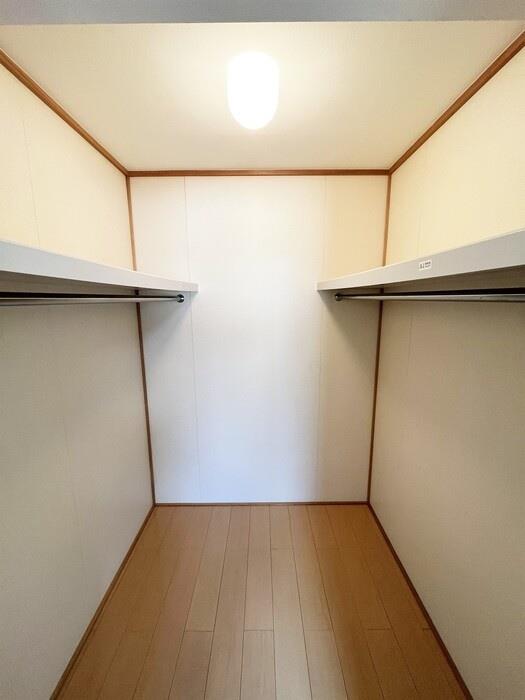 収納　ウォークインクローゼット