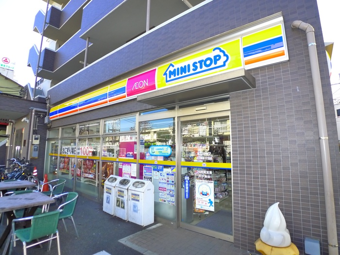 コンビニ　ミニストップ（コンビニ）まで330m