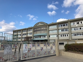 中学校　鹿児島市立伊敷台中学校（中学校）まで1463m