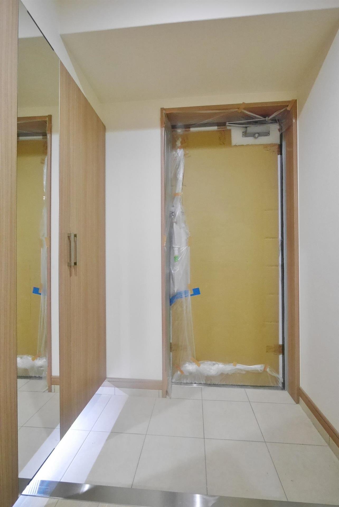 玄関　反転タイプの写真です。イメージになります。