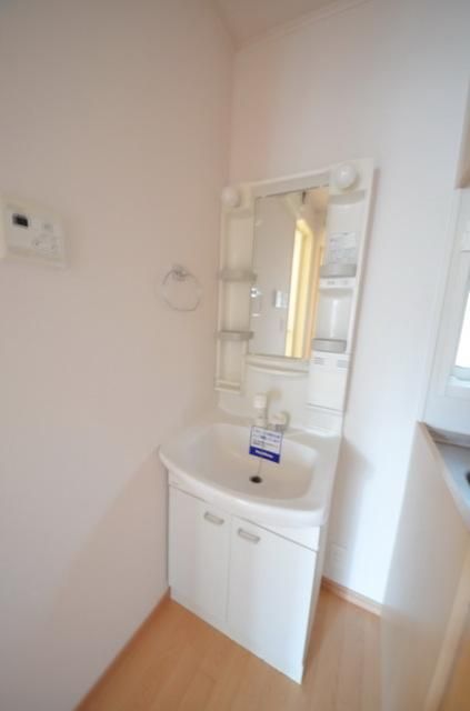 洗面設備　☆便利な独立洗面台☆