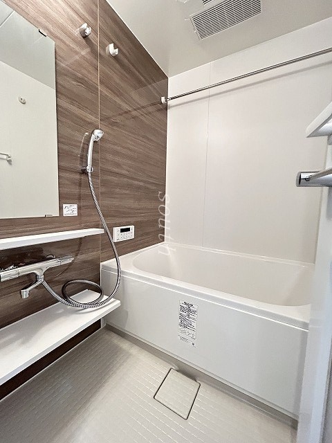 バス・シャワールーム　浴室乾燥機付きのお風呂