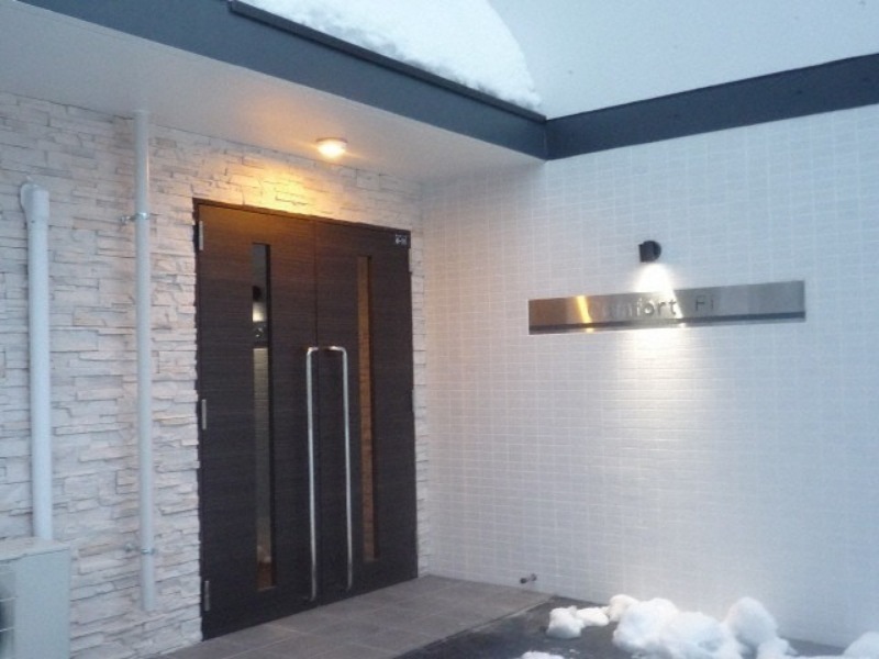 エントランス　お洒落なエントラスですね♪