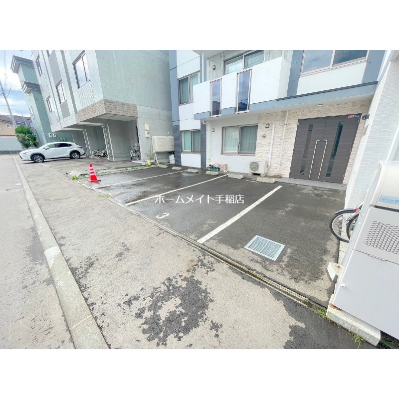 駐車場　駐車スペースでございます！