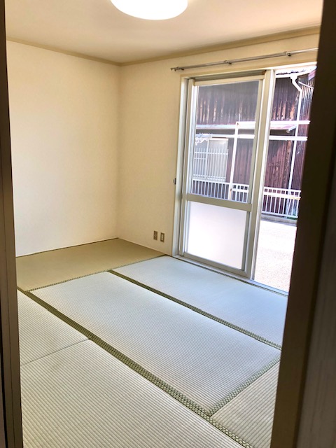 フレグランス三州 A棟の居間写真