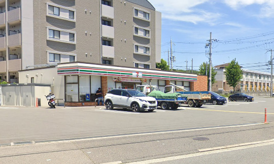 コンビニ　セブンイレブン 神戸伊川谷駅前店（コンビニ）まで403m