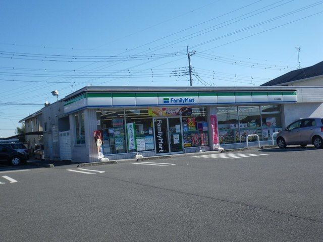 コンビニ　ファミリーマートさくら東原店（コンビニ）まで810m