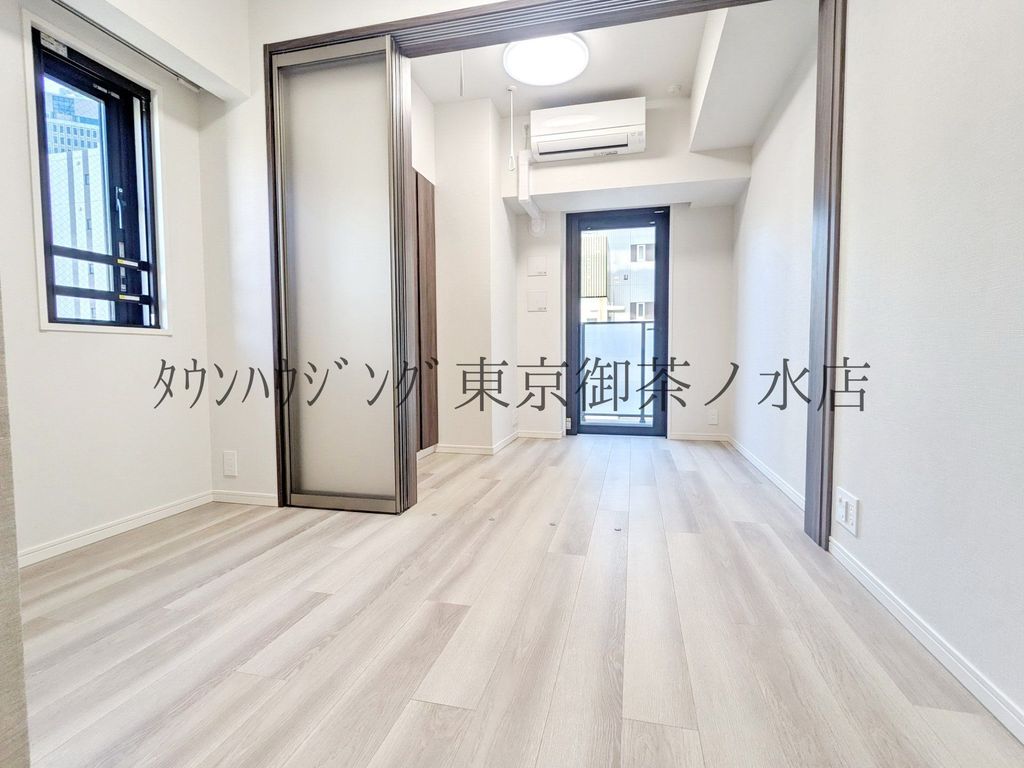 居室・リビング　エントランス