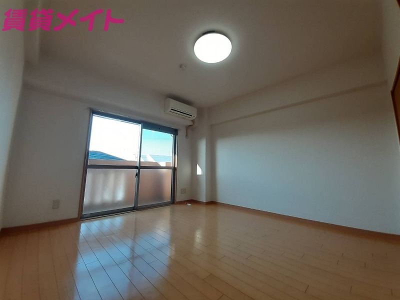 居室・リビング　同型参考写真