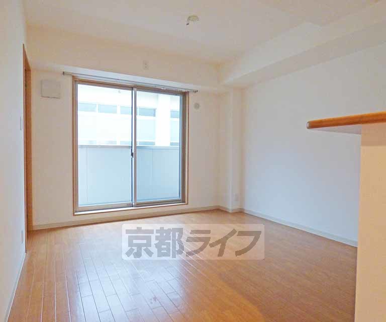 居室・リビング　広々としたお部屋になります。