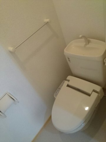 トイレ　【レジデンスノーグチ　Ｎ】落ち着いた色調のトイレです