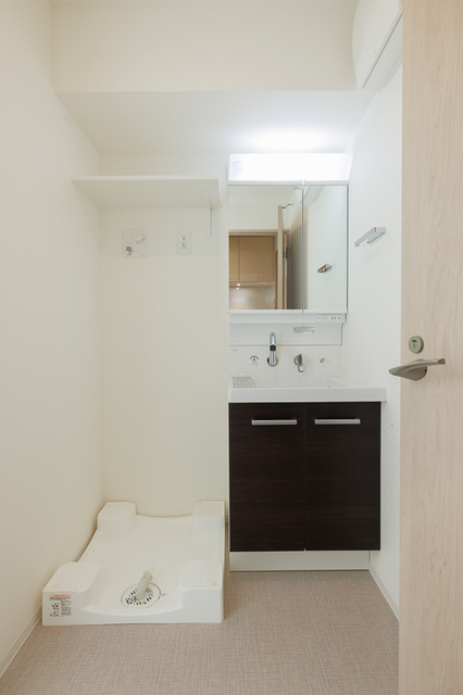 洗面設備　※写真は同タイプ住戸です。