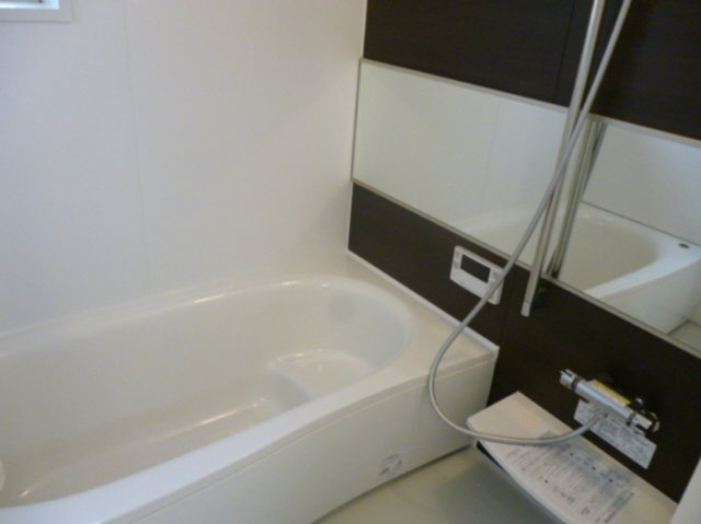 バス・シャワールーム　写真は類似です