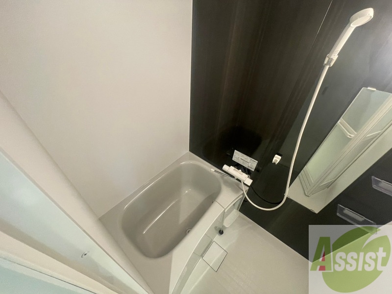 バス・シャワールーム　お風呂になります。一日の疲れを癒してくださいね。