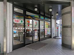 コンビニ　セブンイレブン瑞江駅南口店（コンビニ）まで131m