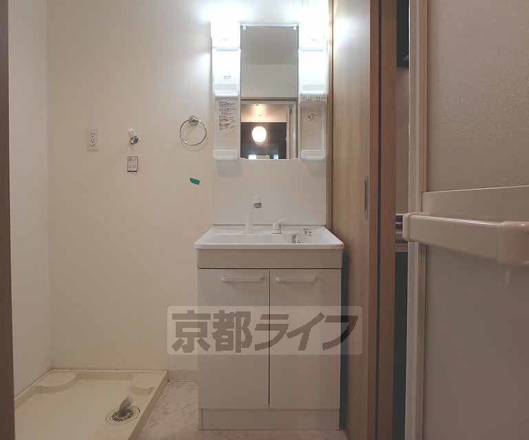 洗面設備　独立洗面台です。