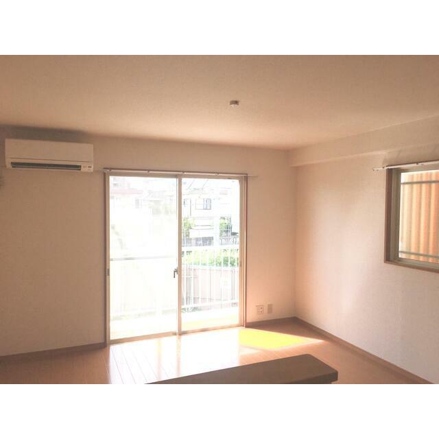 その他部屋・スペース　洋室８．２帖フローリング。