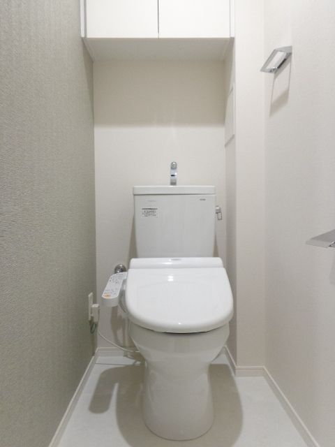 トイレ　温水洗浄便座