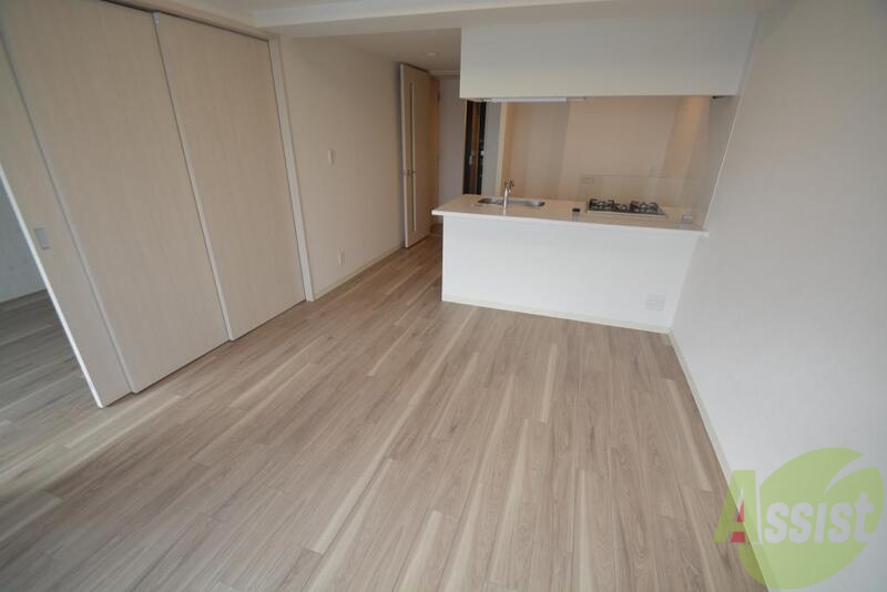 居室・リビング　フローリング貼りの室内です