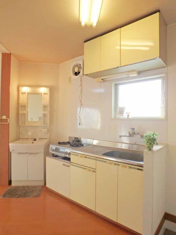 キッチン　料理しやすいキッチン！※ガスコンロ・冷蔵庫はサービス品です