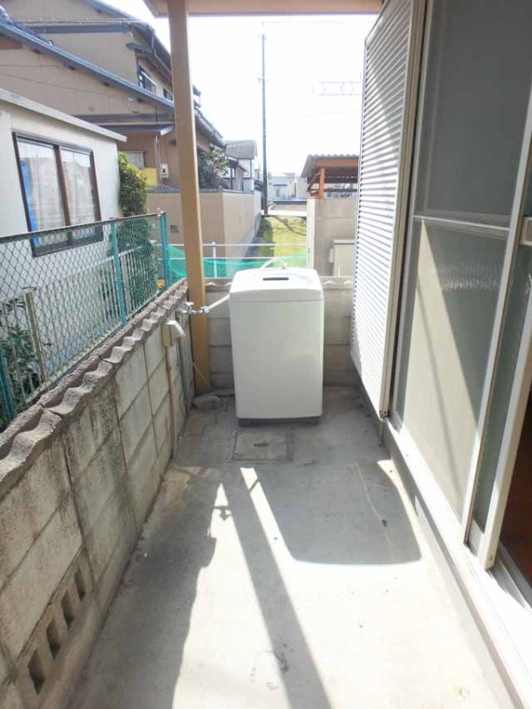 バルコニー　南東向きで日当たり良好☆※洗濯機はサービス品です