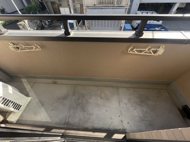 バルコニー　お洗濯にも便利なバルコニー付き