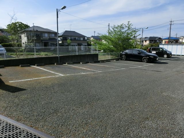 駐車場　敷地内駐車場付き