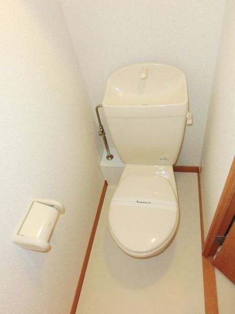 トイレ　シンプルなトイレです