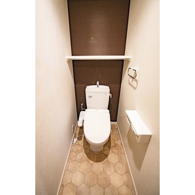 トイレ　温水洗浄暖房便座