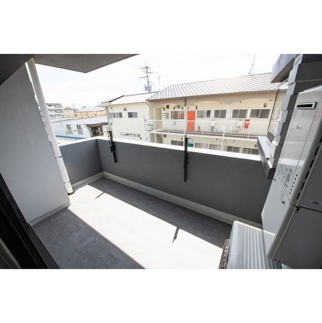 バルコニー　奥行きのあるバルコニー