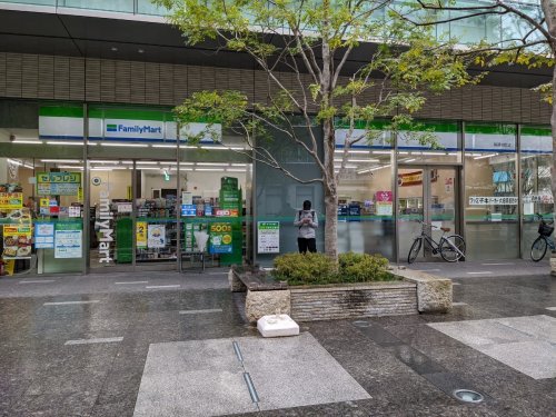 コンビニ　ファミリーマート 桜通本町店（コンビニ）まで465m