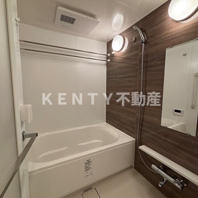 バス・シャワールーム　ゆったり過ごせるお風呂です