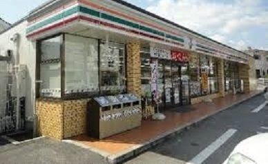 コンビニ　セブンイレブン広島高取北店（コンビニ）まで470m