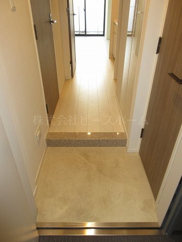 玄関　※別号室参考写真