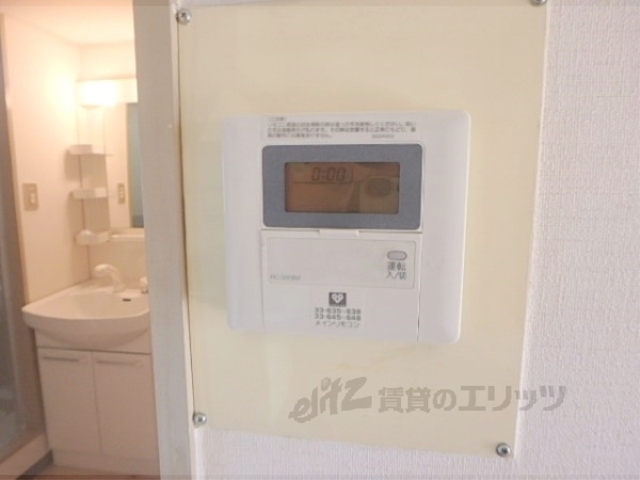 その他設備　給湯器リモコン