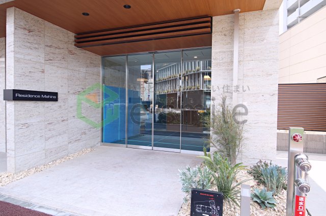 エントランス　清潔なエントランスです