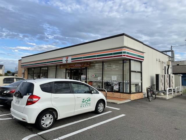 コンビニ　セブンイレブン新潟下木戸店（コンビニ）まで410m