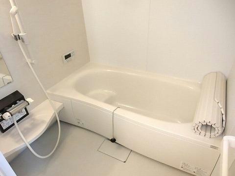 バス・シャワールーム　室内写真は別部屋の写真です。