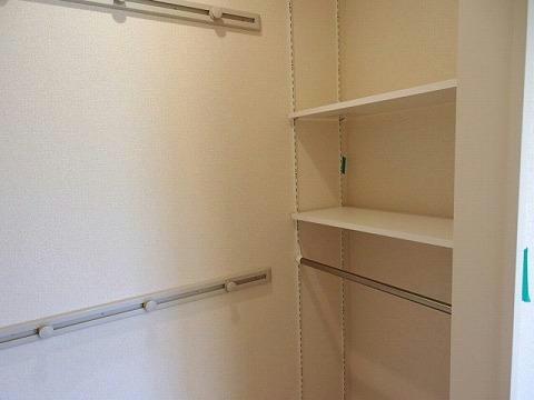 収納　室内写真は別部屋の写真です。
