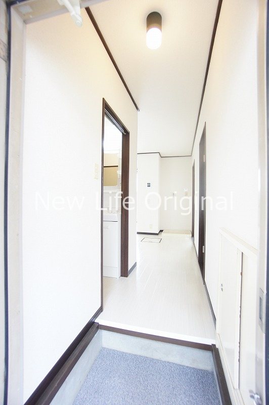 玄関　白が基調ですっきりとした玄関です♪