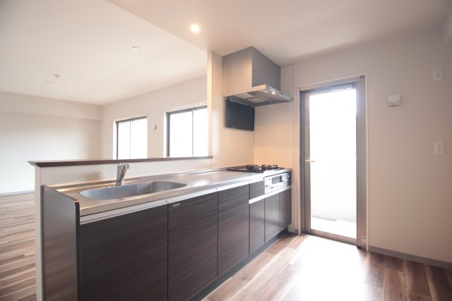 キッチン　※別部屋の参考写真のため、現状優先です。