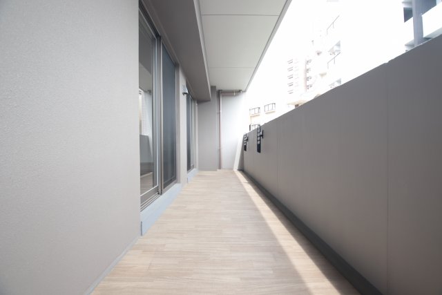 バルコニー　※別部屋の参考写真のため、現状優先です。