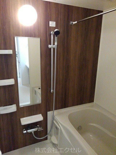 バス・シャワールーム　追い焚き付きです。