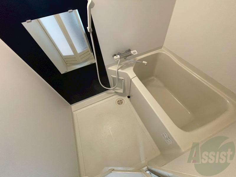 バス・シャワールーム　お風呂になります。一日の疲れを癒してくださいね。