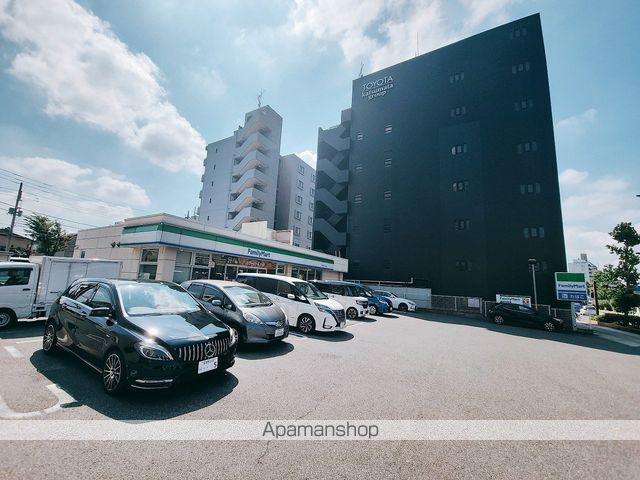 コンビニ　ファミリーマート（コンビニ）まで365m