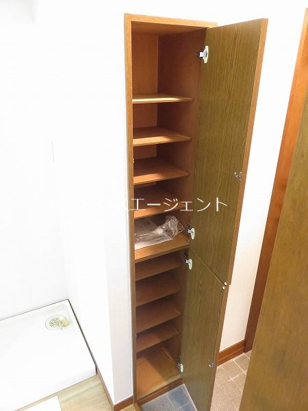 収納　大きなシューズボックスがあります※参考画像