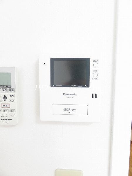 セキュリティ　モニター付きインターホンでじぉせいも安心です※参考画像