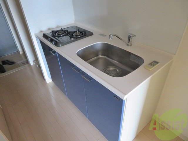 キッチン　シンプルなキッチンです。一人暮らしにはちょうどいいサイズ。