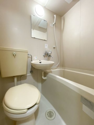 バス・シャワールーム　参考同タイプ別号室の写真です